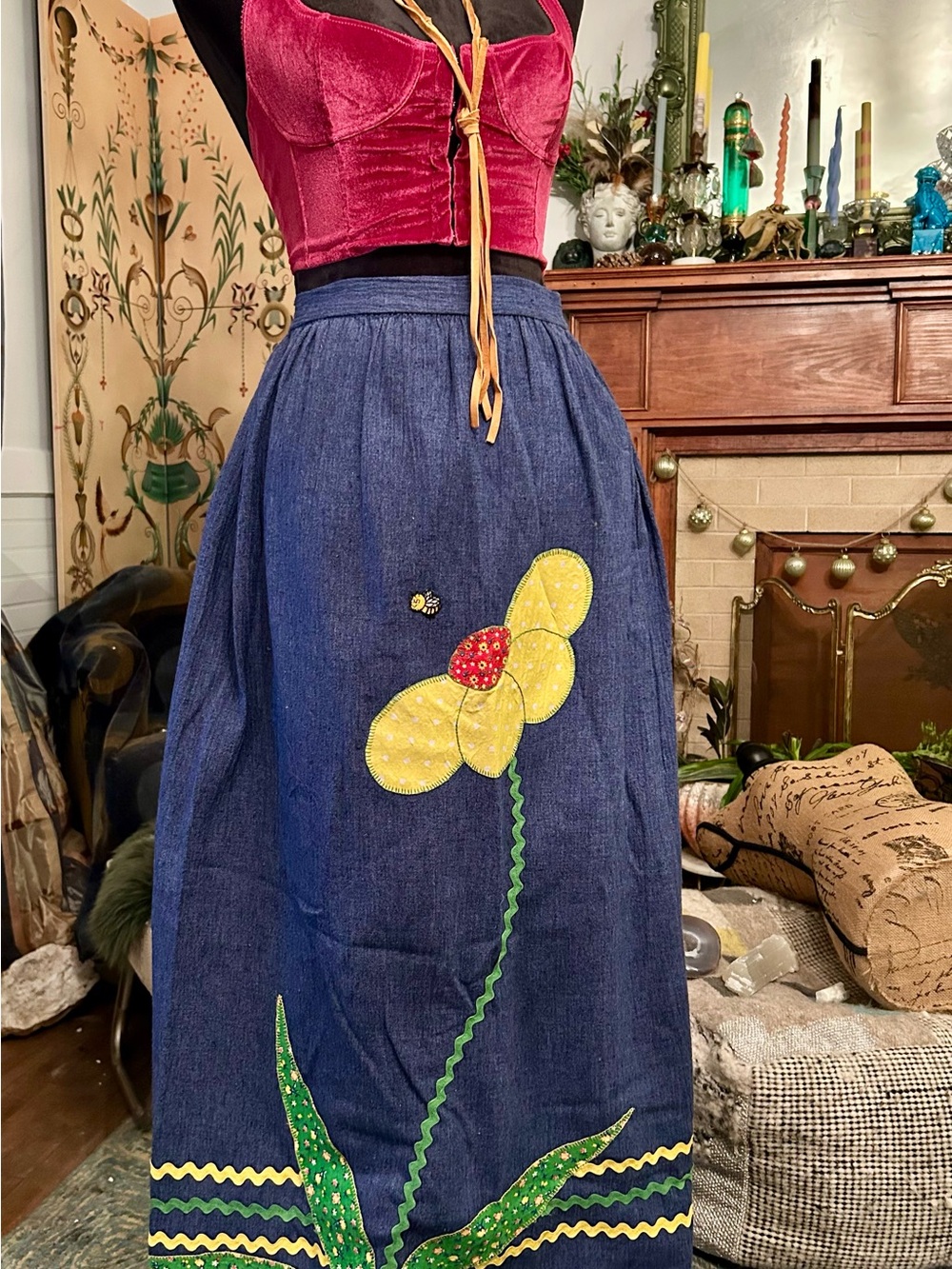 VTG 70s Handmade Denim Maxi Skirt W/ Pockets Novelty Flower Applique 26 Waist